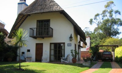 Punta del Este, Cabaña en Pinares de 3 dormitorios y 2 baños.
