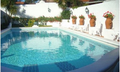 OPORTUNIDAD en Playa Mansa, casa de 5 dorm y pisicina.