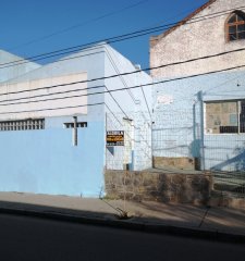 Local comercial en el centro de Malodonado, ideal para depósito, restaurante o colegio.