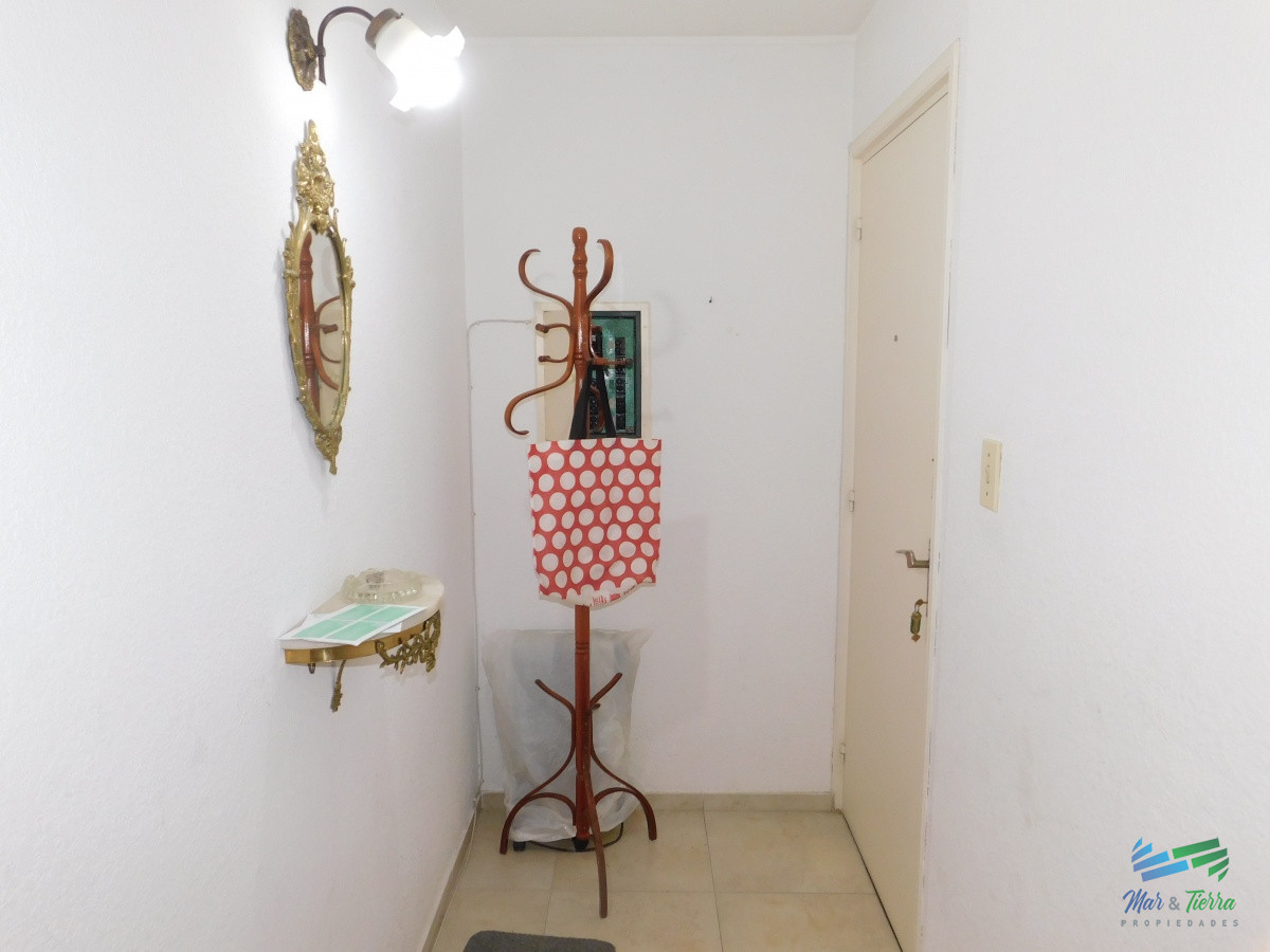 Apartamento ID.4885 - En venta apartamento 1 dormitorio y medio con garaje en Peninsula, Punta del Este
