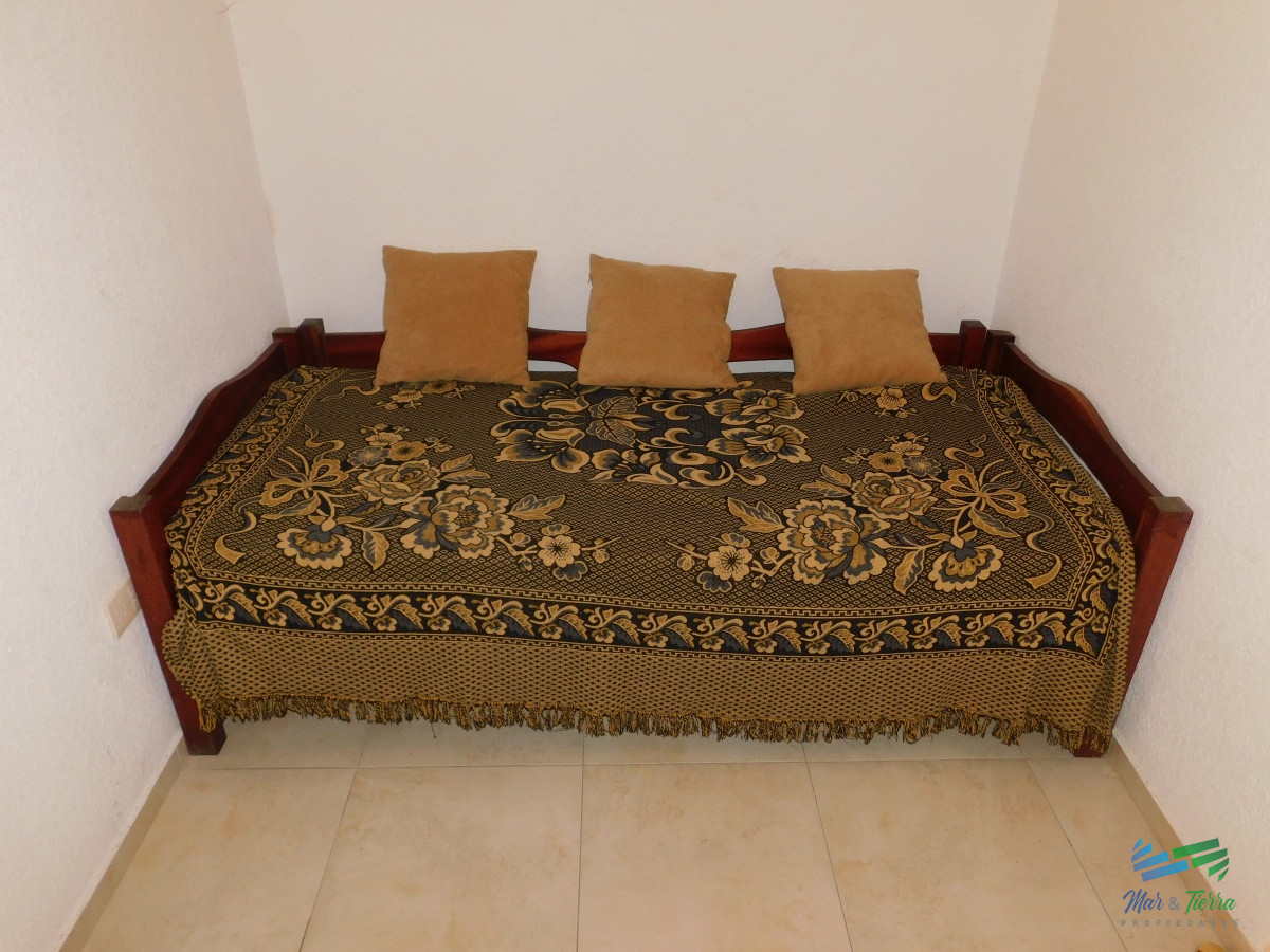 Apartamento ID.4885 - En venta apartamento 1 dormitorio y medio con garaje en Peninsula, Punta del Este