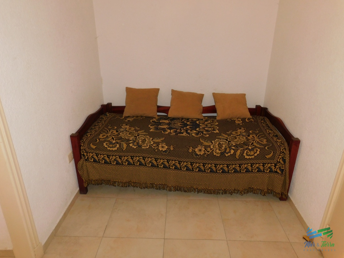Apartamento ID.4885 - En venta apartamento 1 dormitorio y medio con garaje en Peninsula, Punta del Este