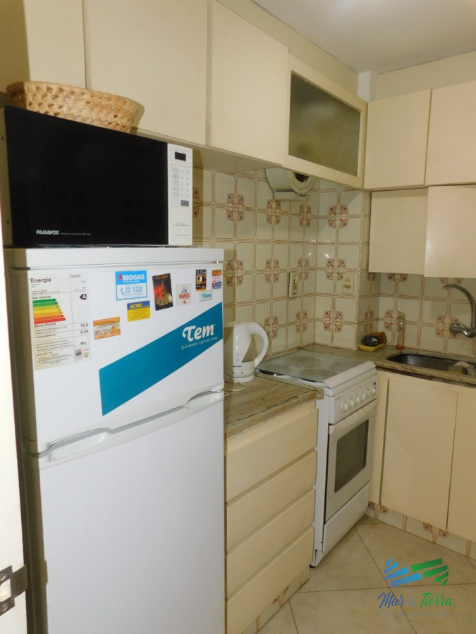 Apartamento ID.4885 - En venta apartamento 1 dormitorio y medio con garaje en Peninsula, Punta del Este