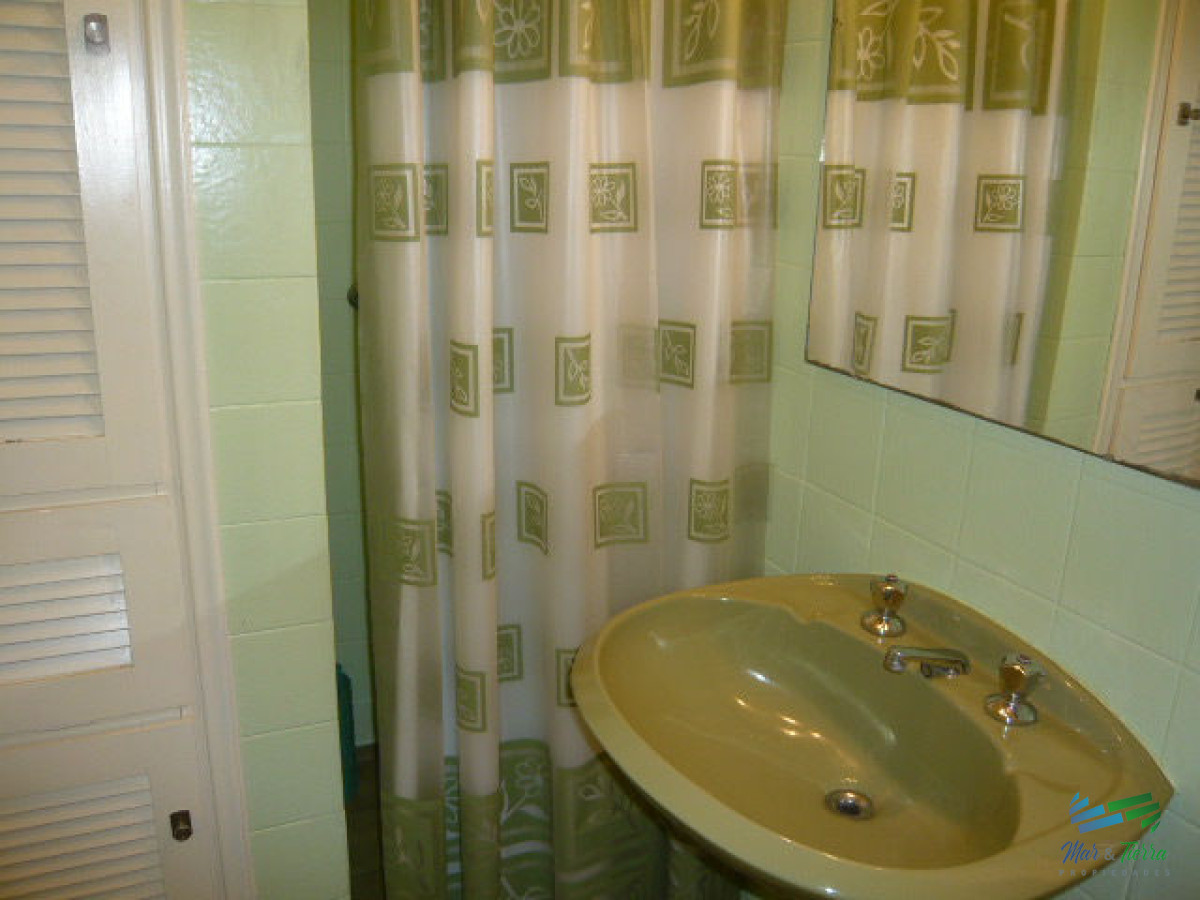Apartamento ID.4885 - En venta apartamento 1 dormitorio y medio con garaje en Peninsula, Punta del Este