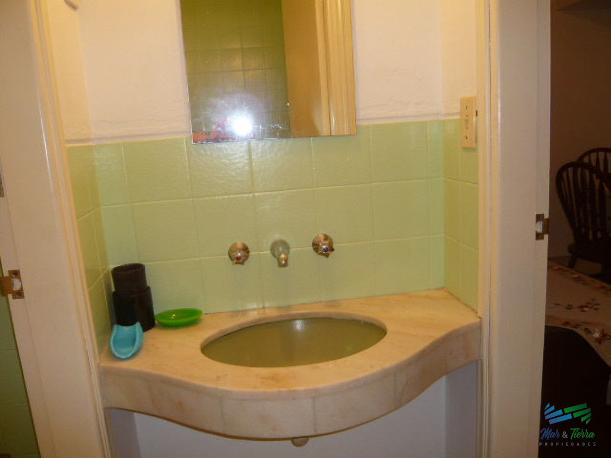 Apartamento ID.4885 - En venta apartamento 1 dormitorio y medio con garaje en Peninsula, Punta del Este