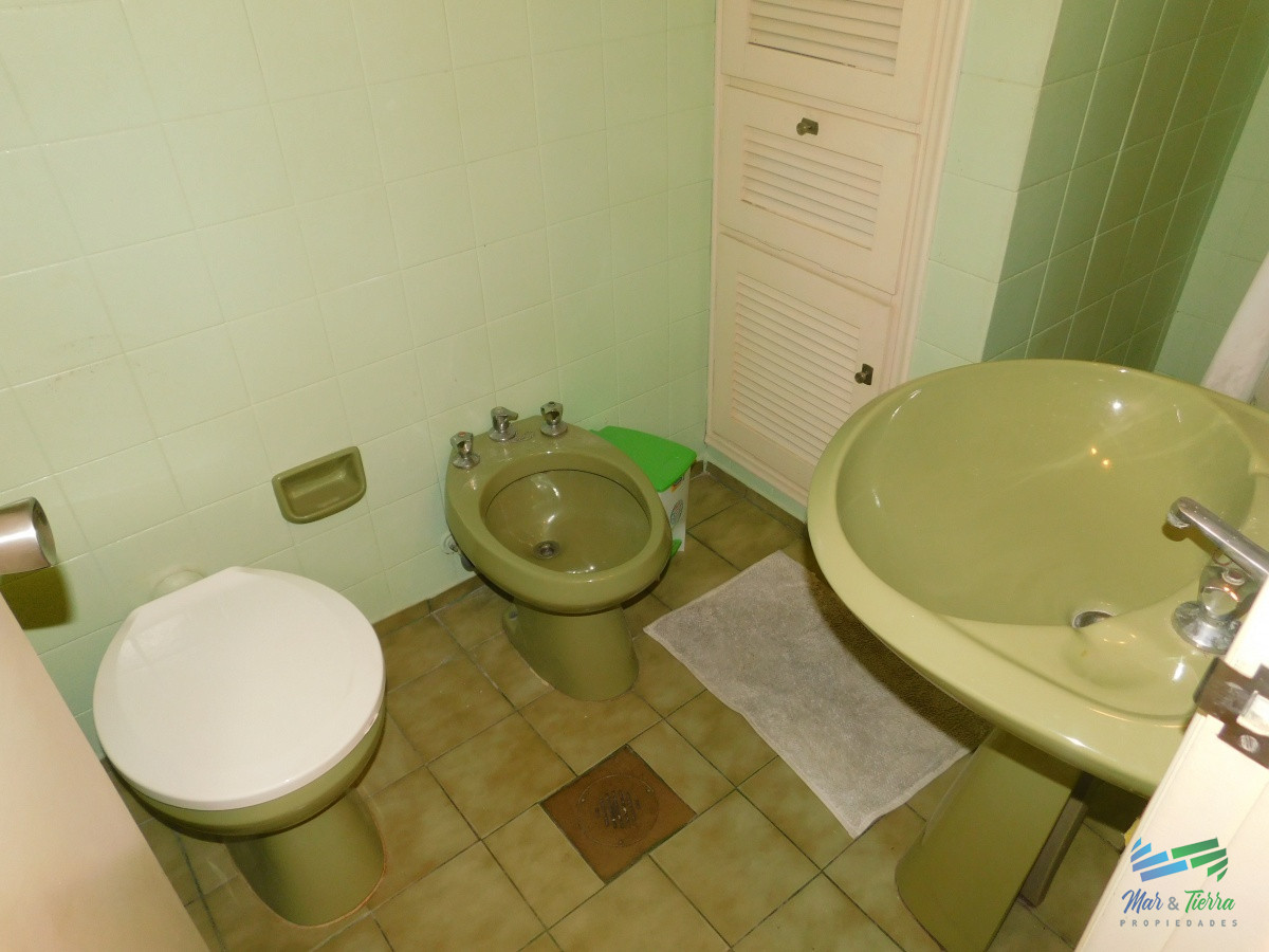 Apartamento ID.4885 - En venta apartamento 1 dormitorio y medio con garaje en Peninsula, Punta del Este
