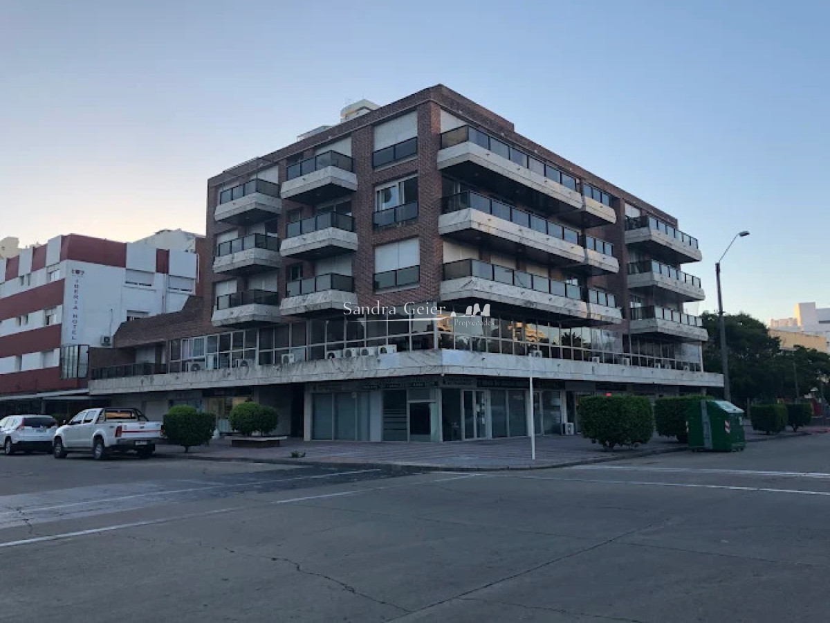 Local Comercial ID.3569 - LOCAL EN VENTA EN PENINSULA 