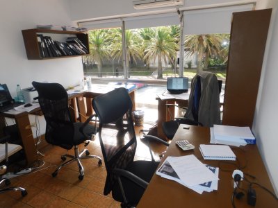 Local Comercial ID.3569 - LOCAL EN VENTA EN PENINSULA 