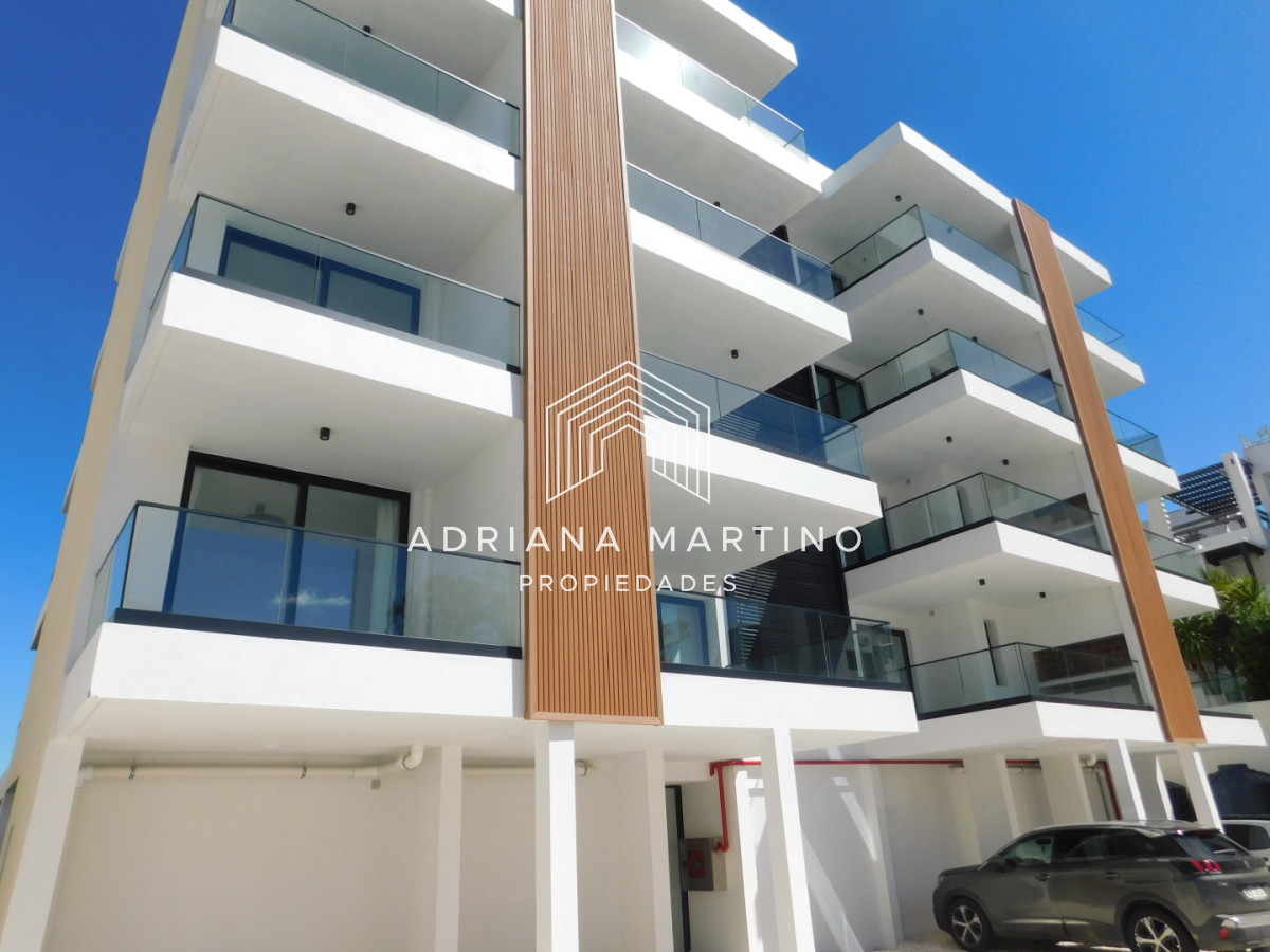 Apartamento ID.71686 - PENT HOUSE EN PINARES PRIMERA FILA 3 DORMITORIOS A ESTRENAR