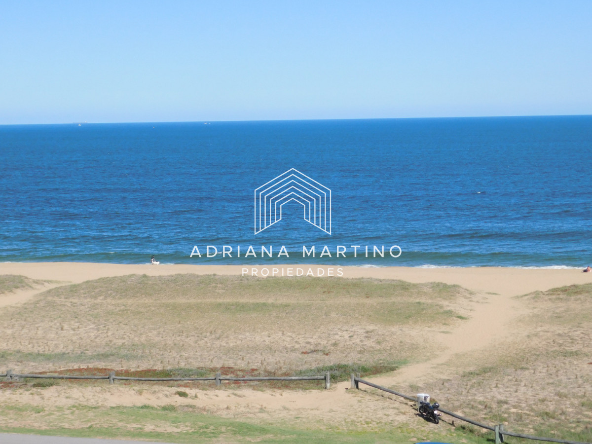 Apartamento ID.71686 - PENT HOUSE EN PINARES PRIMERA FILA 3 DORMITORIOS A ESTRENAR