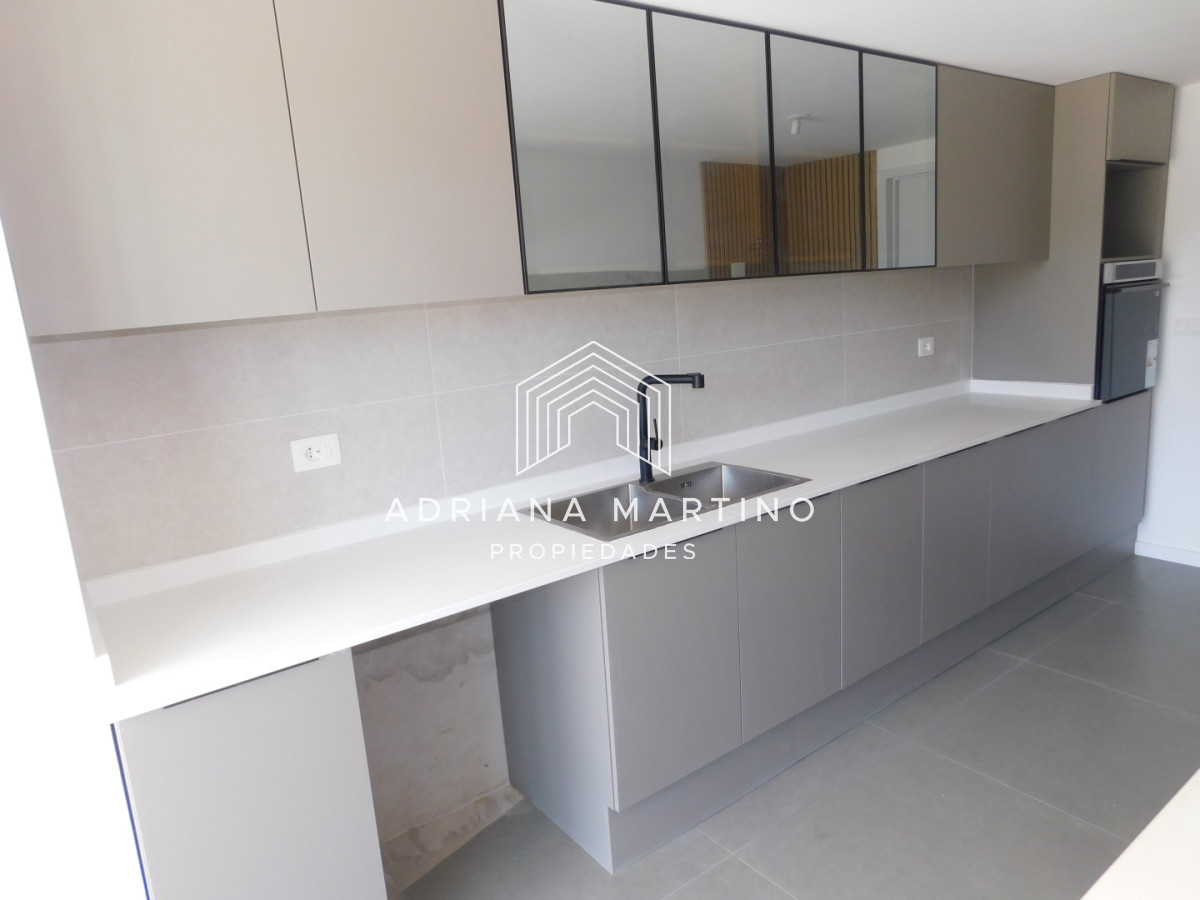 Apartamento ID.71686 - PENT HOUSE EN PINARES PRIMERA FILA 3 DORMITORIOS A ESTRENAR