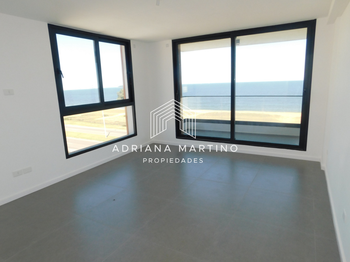 Apartamento ID.71686 - PENT HOUSE EN PINARES PRIMERA FILA 3 DORMITORIOS A ESTRENAR