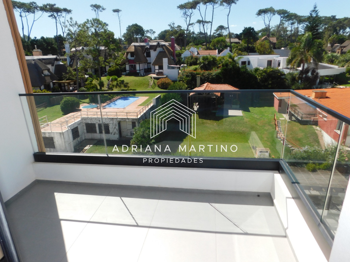 Apartamento ID.71686 - PENT HOUSE EN PINARES PRIMERA FILA 3 DORMITORIOS A ESTRENAR