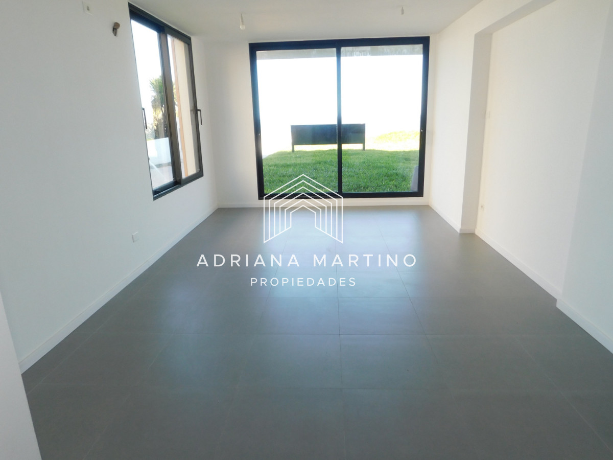 Apartamento ID.71686 - PENT HOUSE EN PINARES PRIMERA FILA 3 DORMITORIOS A ESTRENAR