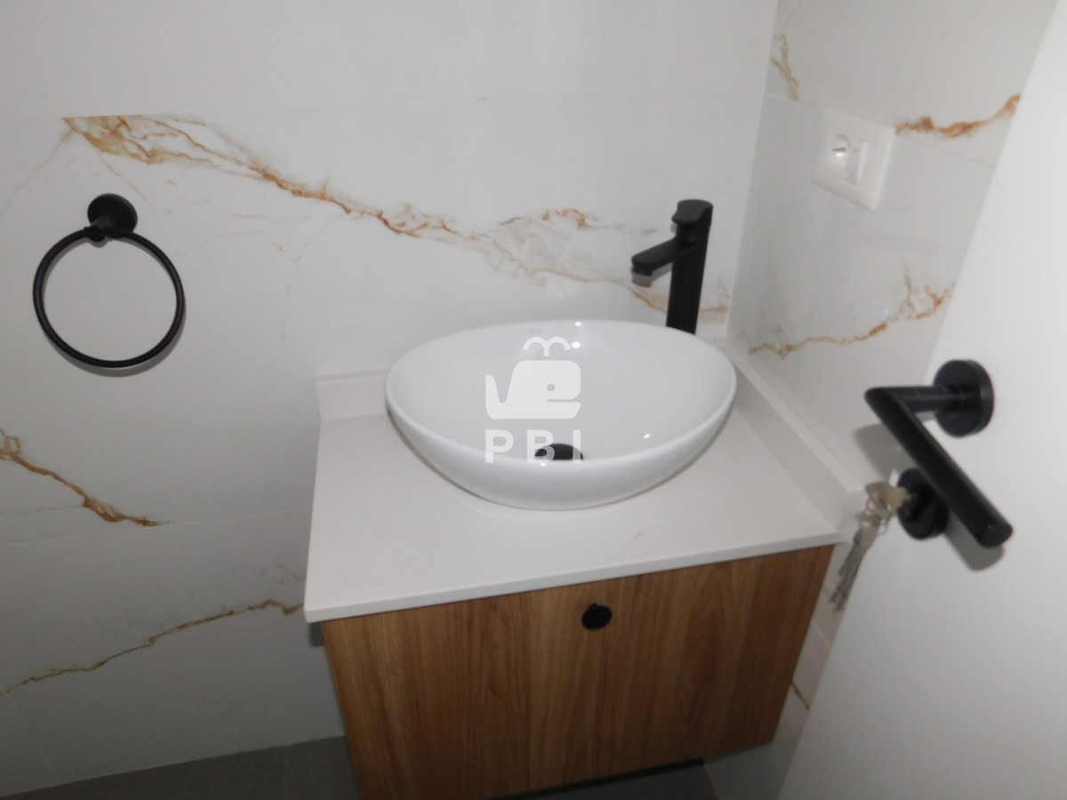 UEVOVCBIT1VTRSBFTiBQSU5BUkVTIFBSSU1FUkEgRklMQSAzIERPUk1JVE9SSU9TIEEgRVNUUkVOQVIgLSBBVVJPUkEgSSAtIFJlZiA6IFBCSTE1Nzc2