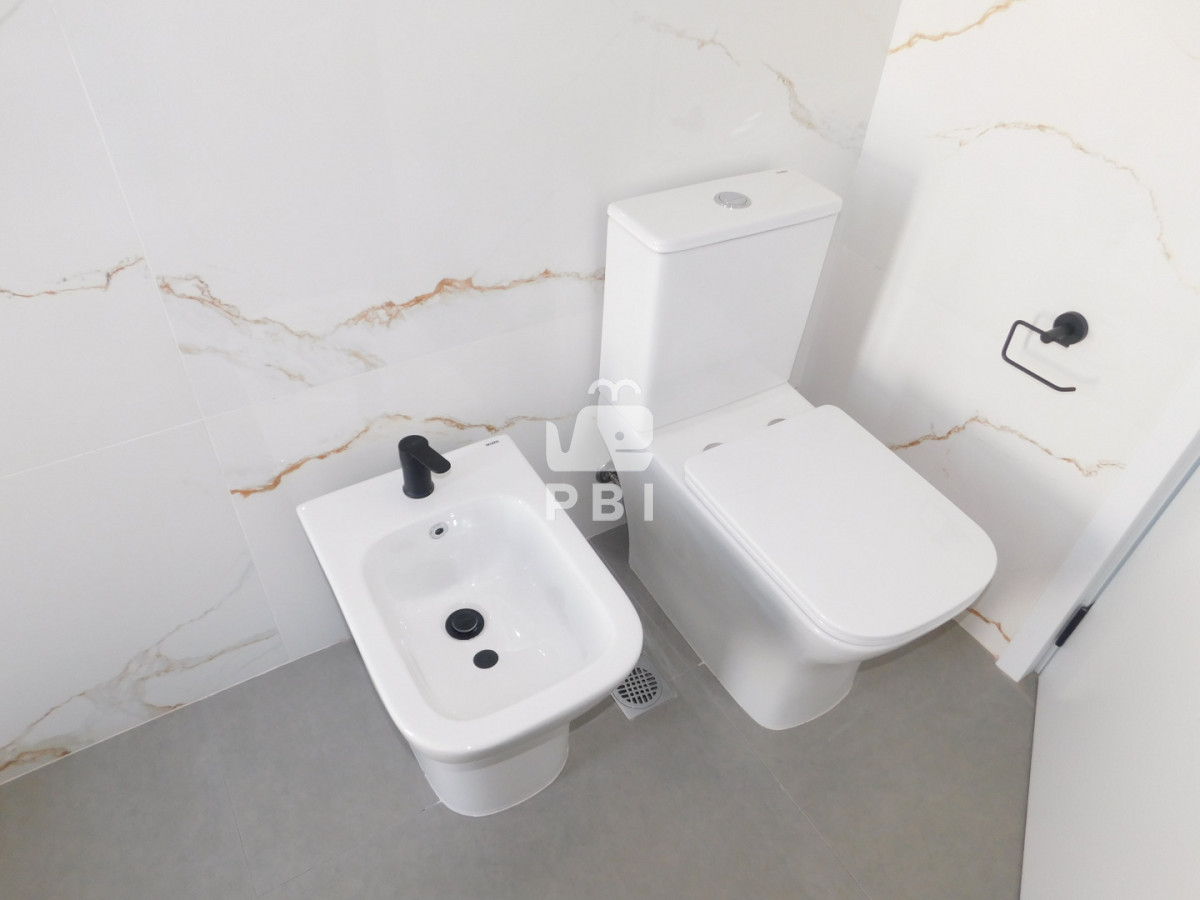 UEVOVCBIT1VTRSBFTiBQSU5BUkVTIFBSSU1FUkEgRklMQSAzIERPUk1JVE9SSU9TIEEgRVNUUkVOQVIgLSBBVVJPUkEgSSAtIFJlZiA6IFBCSTE1Nzc2