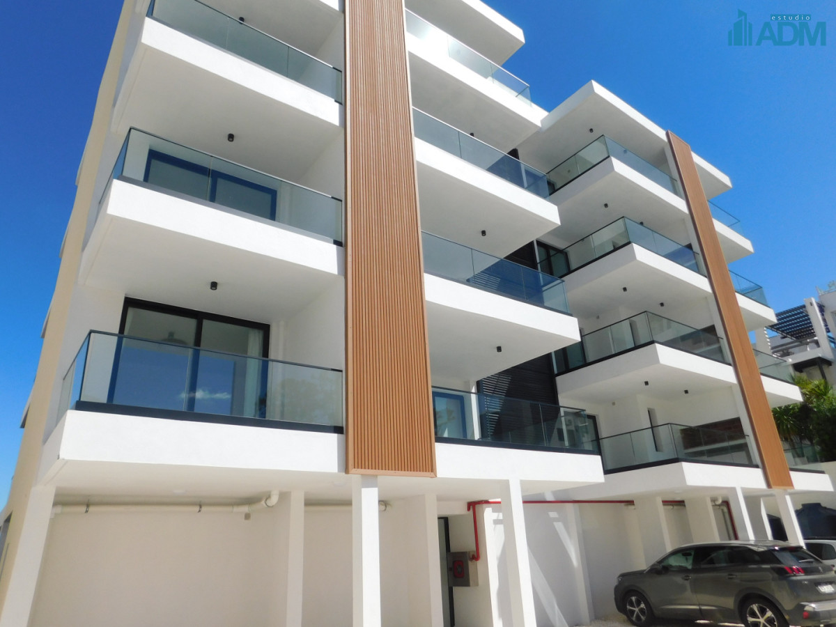 Apartamento ID.2418 - PENT HOUSE EN PINARES PRIMERA FILA 3 DORMITORIOS A ESTRENAR
