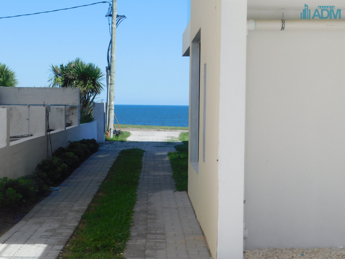 Apartamento ID.2418 - PENT HOUSE EN PINARES PRIMERA FILA 3 DORMITORIOS A ESTRENAR