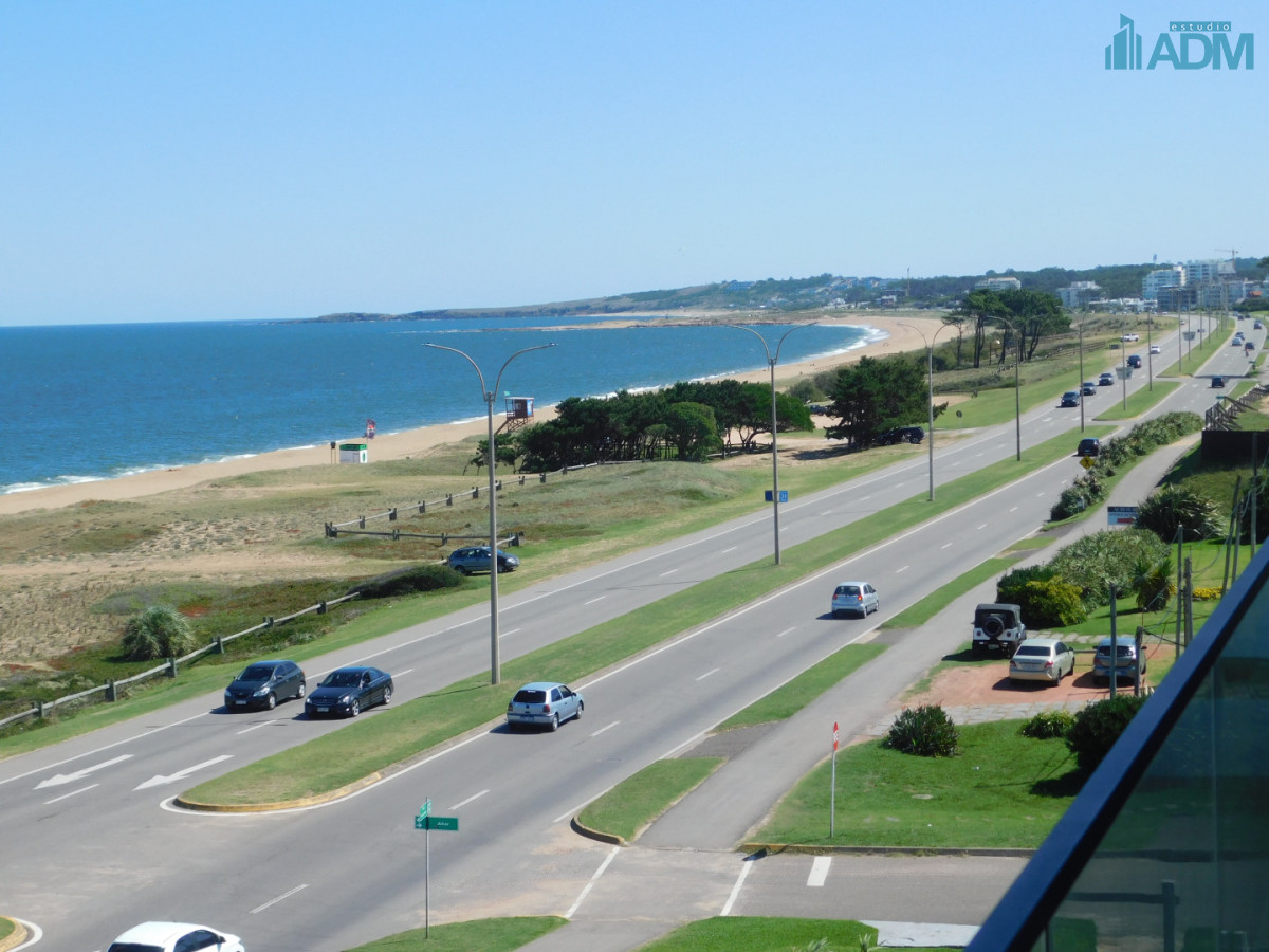 Apartamento ID.2418 - PENT HOUSE EN PINARES PRIMERA FILA 3 DORMITORIOS A ESTRENAR