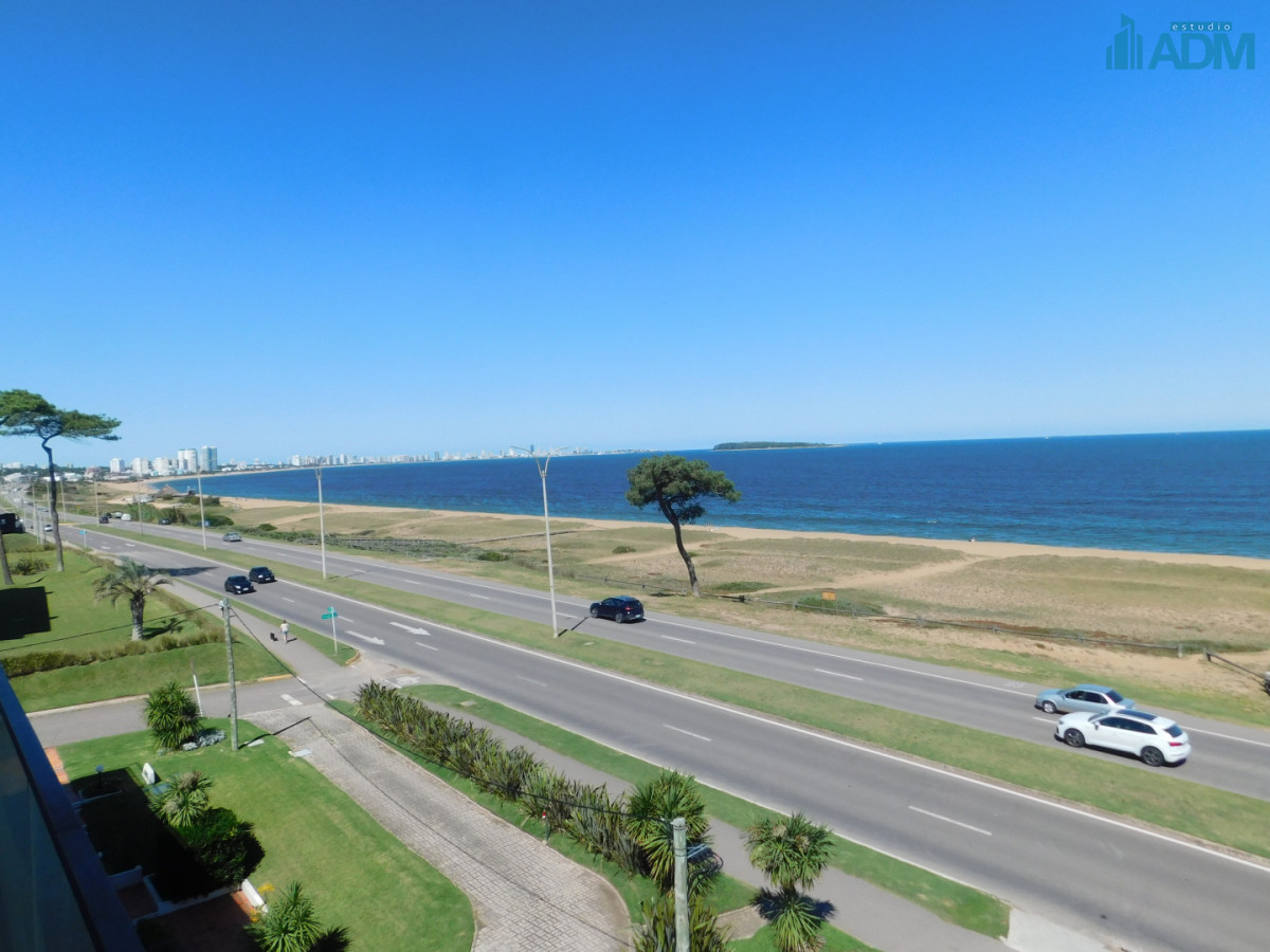 Apartamento ID.2418 - PENT HOUSE EN PINARES PRIMERA FILA 3 DORMITORIOS A ESTRENAR