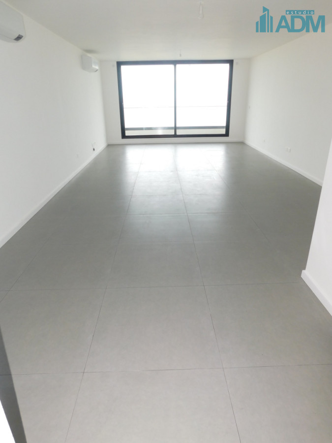Apartamento ID.2418 - PENT HOUSE EN PINARES PRIMERA FILA 3 DORMITORIOS A ESTRENAR