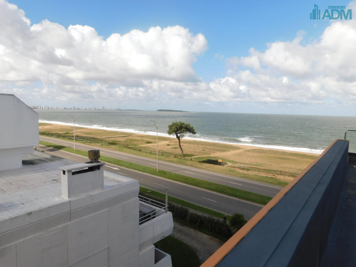 Apartamento ID.2418 - PENT HOUSE EN PINARES PRIMERA FILA 3 DORMITORIOS A ESTRENAR