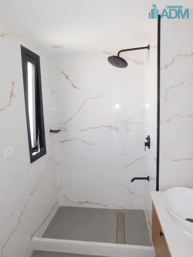 Apartamento ID.2418 - PENT HOUSE EN PINARES PRIMERA FILA 3 DORMITORIOS A ESTRENAR