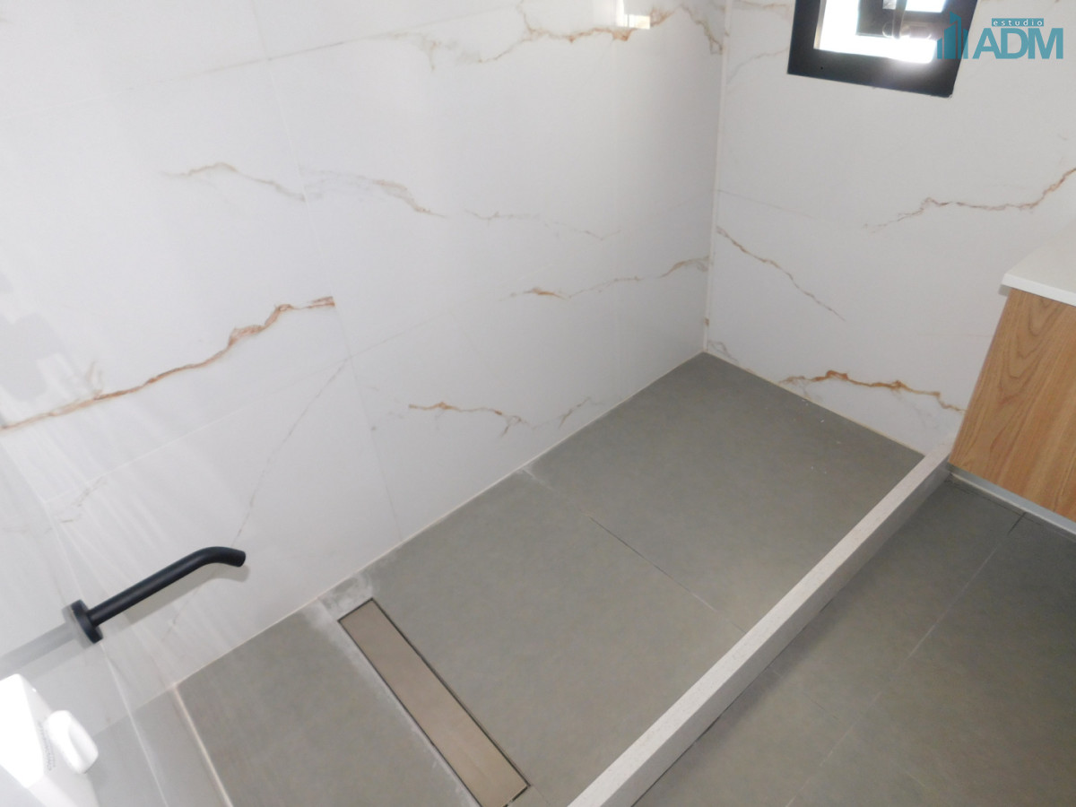 Apartamento ID.2418 - PENT HOUSE EN PINARES PRIMERA FILA 3 DORMITORIOS A ESTRENAR