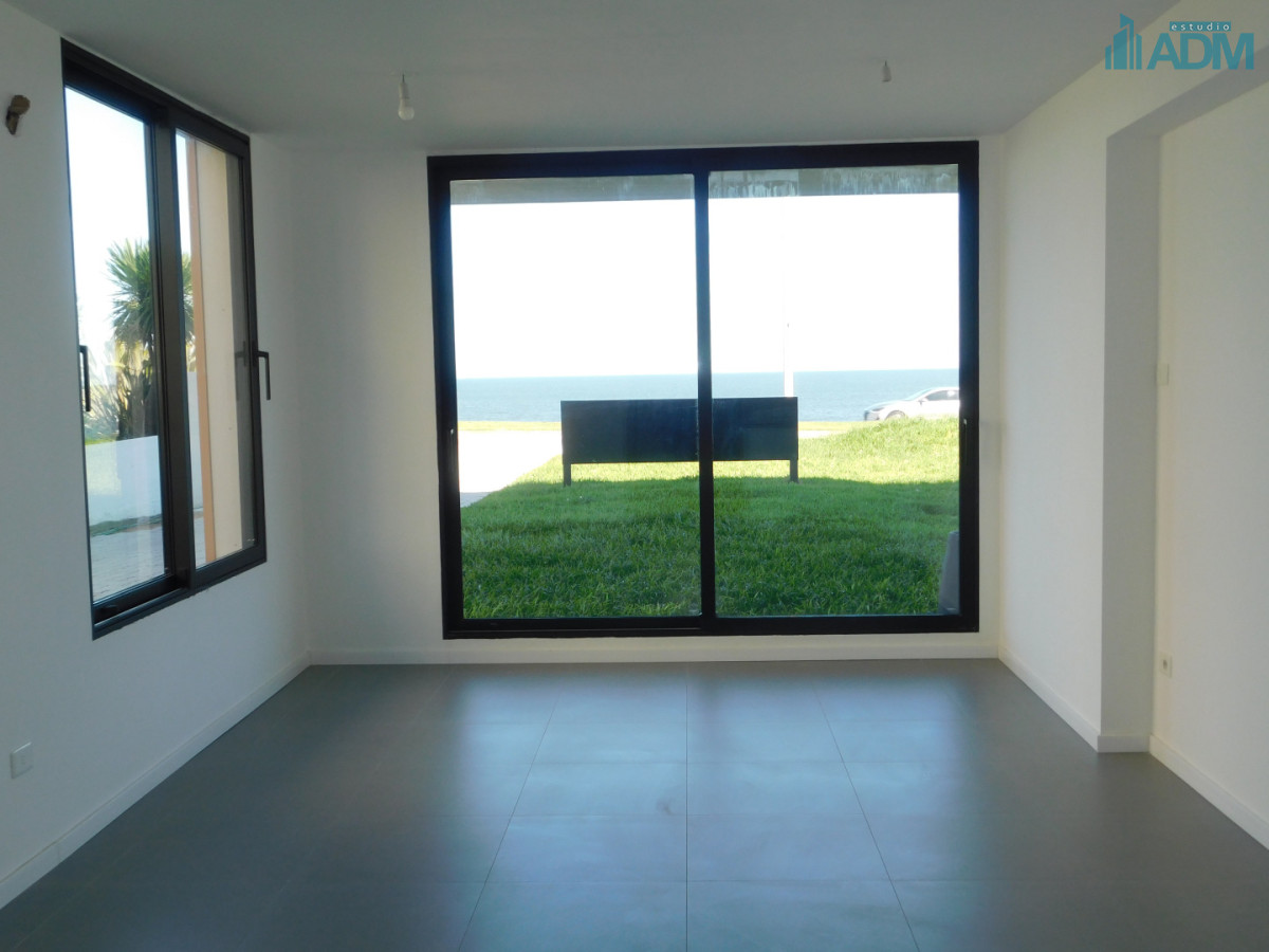 Apartamento ID.2418 - PENT HOUSE EN PINARES PRIMERA FILA 3 DORMITORIOS A ESTRENAR
