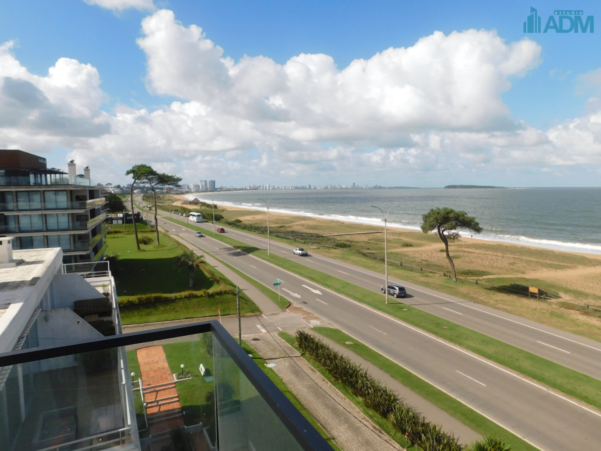 Apartamento ID.2418 - PENT HOUSE EN PINARES PRIMERA FILA 3 DORMITORIOS A ESTRENAR