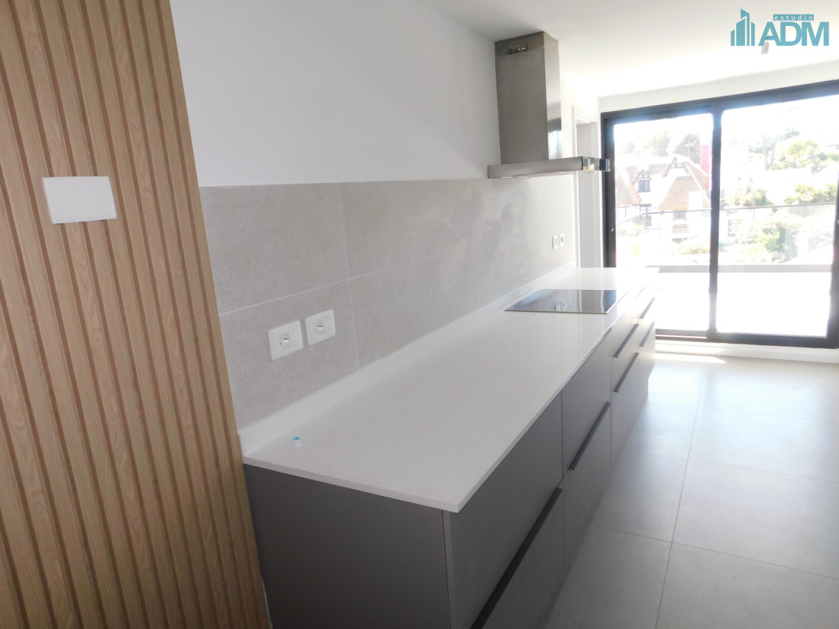 Apartamento ID.2418 - PENT HOUSE EN PINARES PRIMERA FILA 3 DORMITORIOS A ESTRENAR