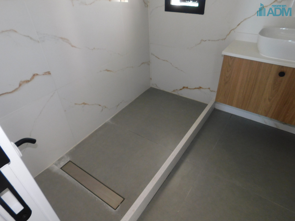 Apartamento ID.2418 - PENT HOUSE EN PINARES PRIMERA FILA 3 DORMITORIOS A ESTRENAR