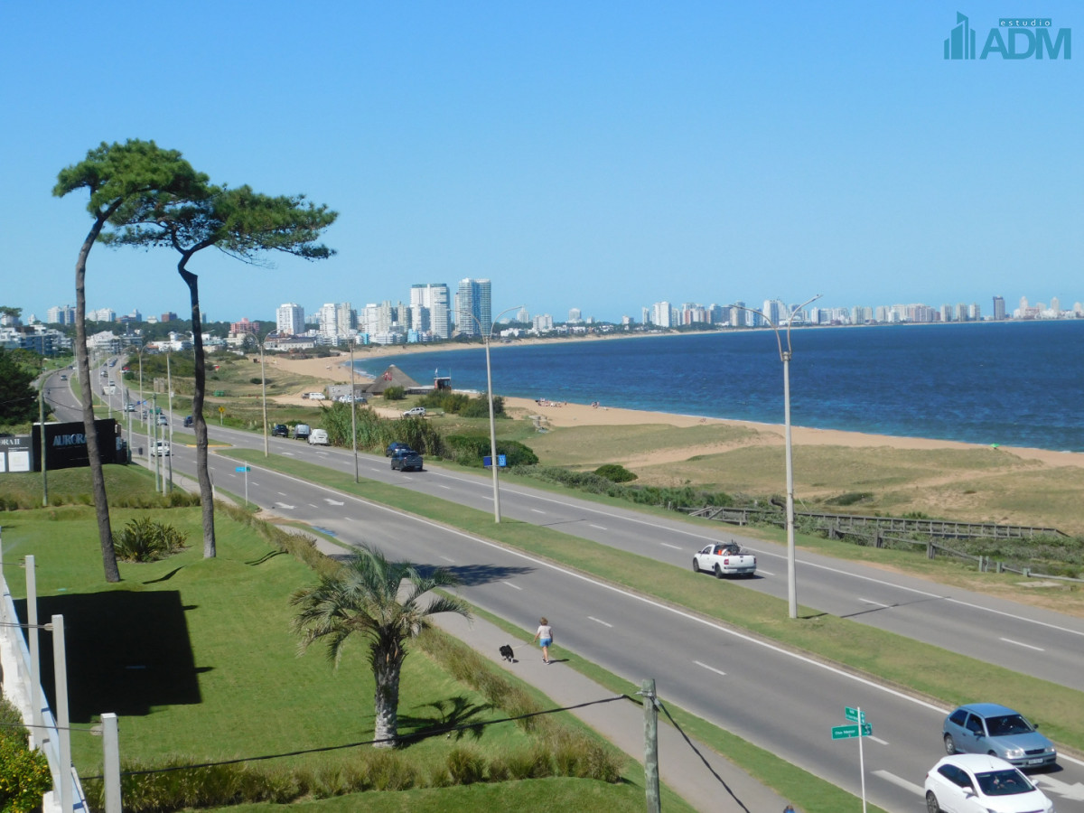 Apartamento ID.2418 - PENT HOUSE EN PINARES PRIMERA FILA 3 DORMITORIOS A ESTRENAR