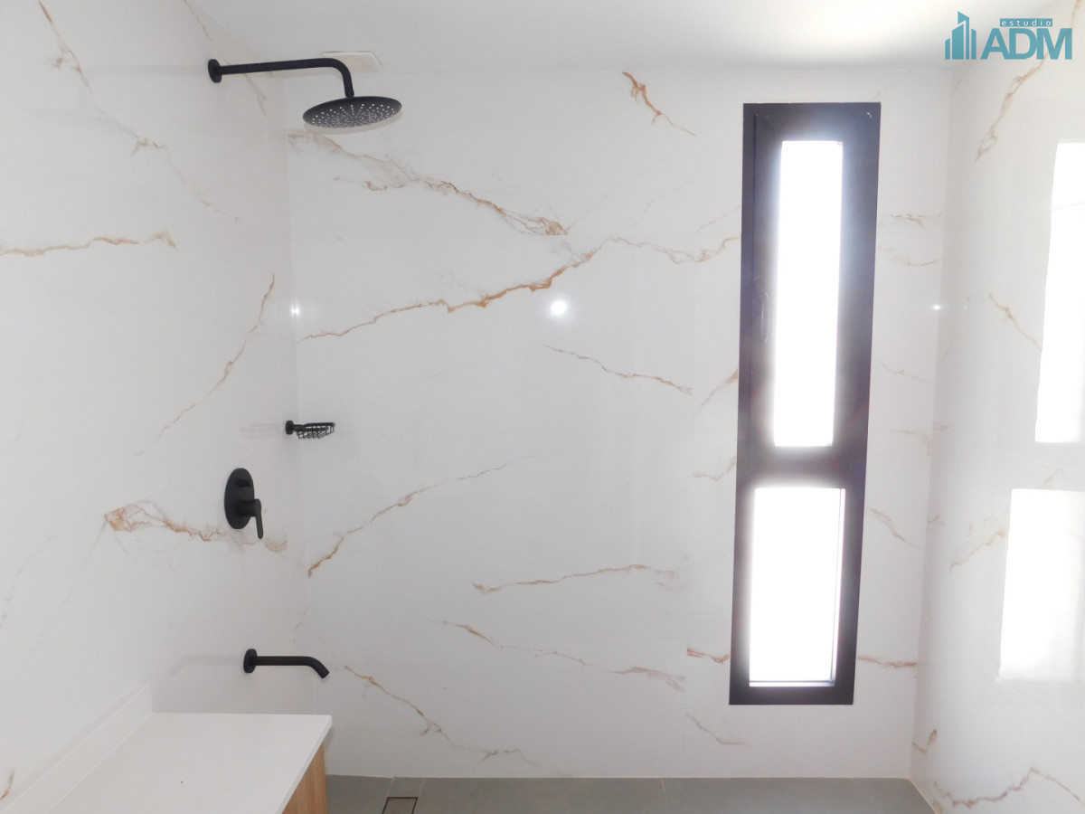 Apartamento ID.2418 - PENT HOUSE EN PINARES PRIMERA FILA 3 DORMITORIOS A ESTRENAR