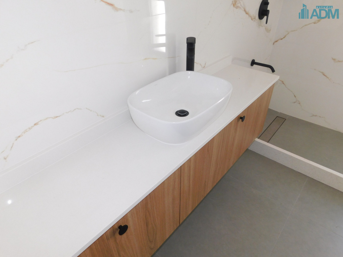 Apartamento ID.2418 - PENT HOUSE EN PINARES PRIMERA FILA 3 DORMITORIOS A ESTRENAR