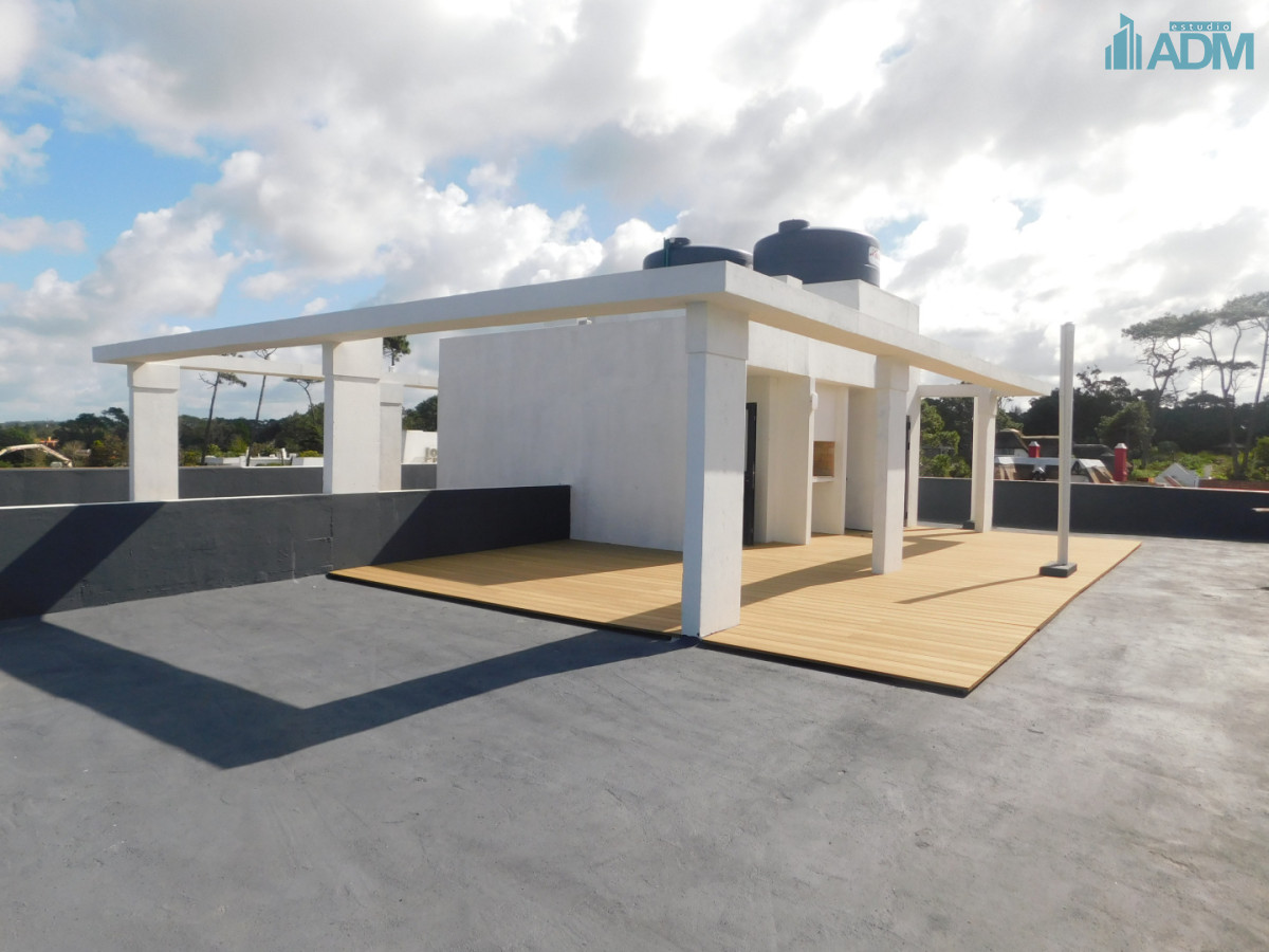 Apartamento ID.2418 - PENT HOUSE EN PINARES PRIMERA FILA 3 DORMITORIOS A ESTRENAR