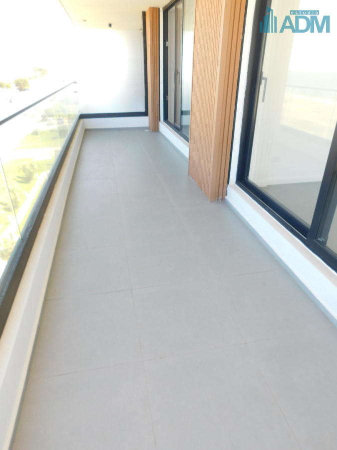 Apartamento ID.2418 - PENT HOUSE EN PINARES PRIMERA FILA 3 DORMITORIOS A ESTRENAR