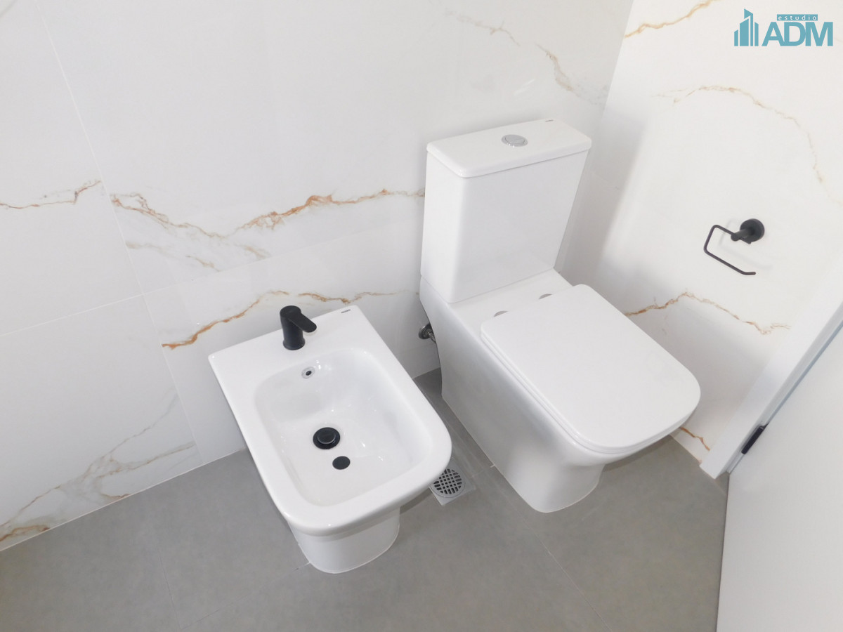 Apartamento ID.2418 - PENT HOUSE EN PINARES PRIMERA FILA 3 DORMITORIOS A ESTRENAR