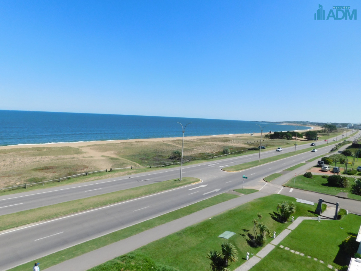 Apartamento ID.2418 - PENT HOUSE EN PINARES PRIMERA FILA 3 DORMITORIOS A ESTRENAR