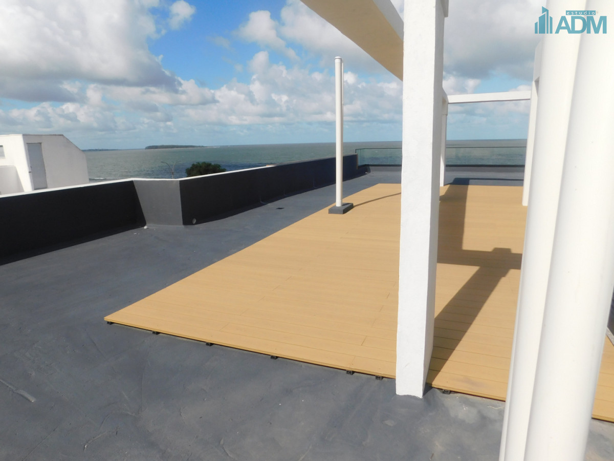 Apartamento ID.2418 - PENT HOUSE EN PINARES PRIMERA FILA 3 DORMITORIOS A ESTRENAR