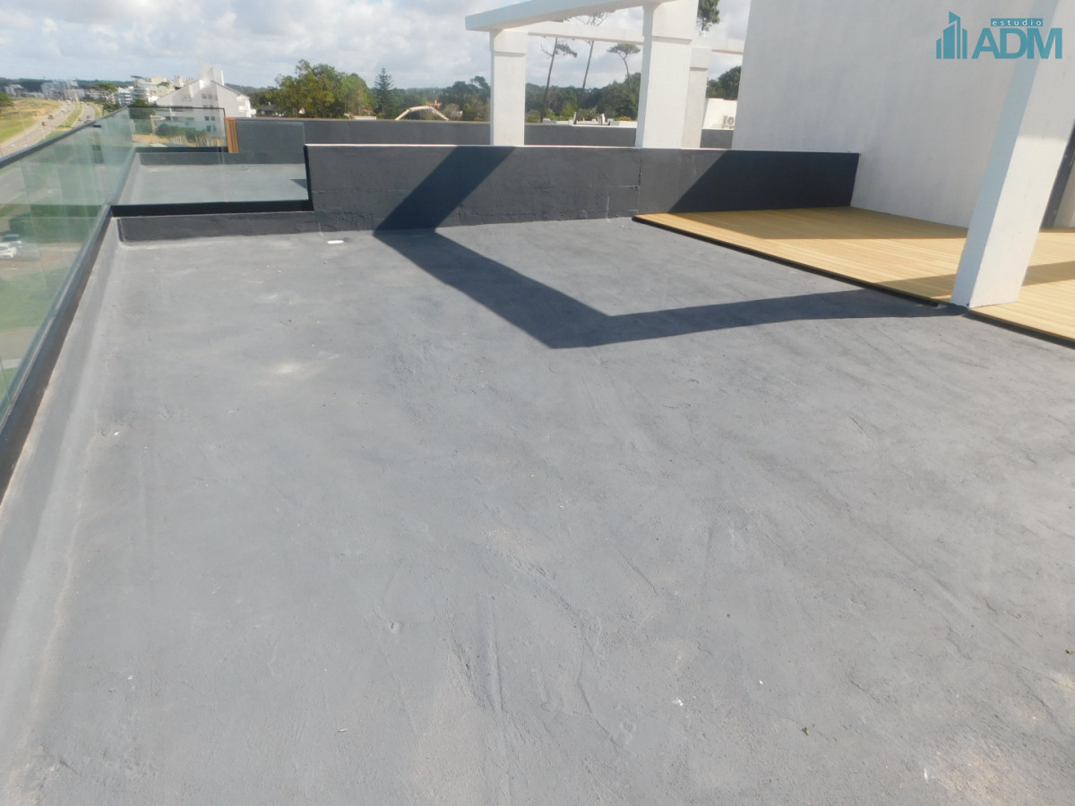 Apartamento ID.2418 - PENT HOUSE EN PINARES PRIMERA FILA 3 DORMITORIOS A ESTRENAR