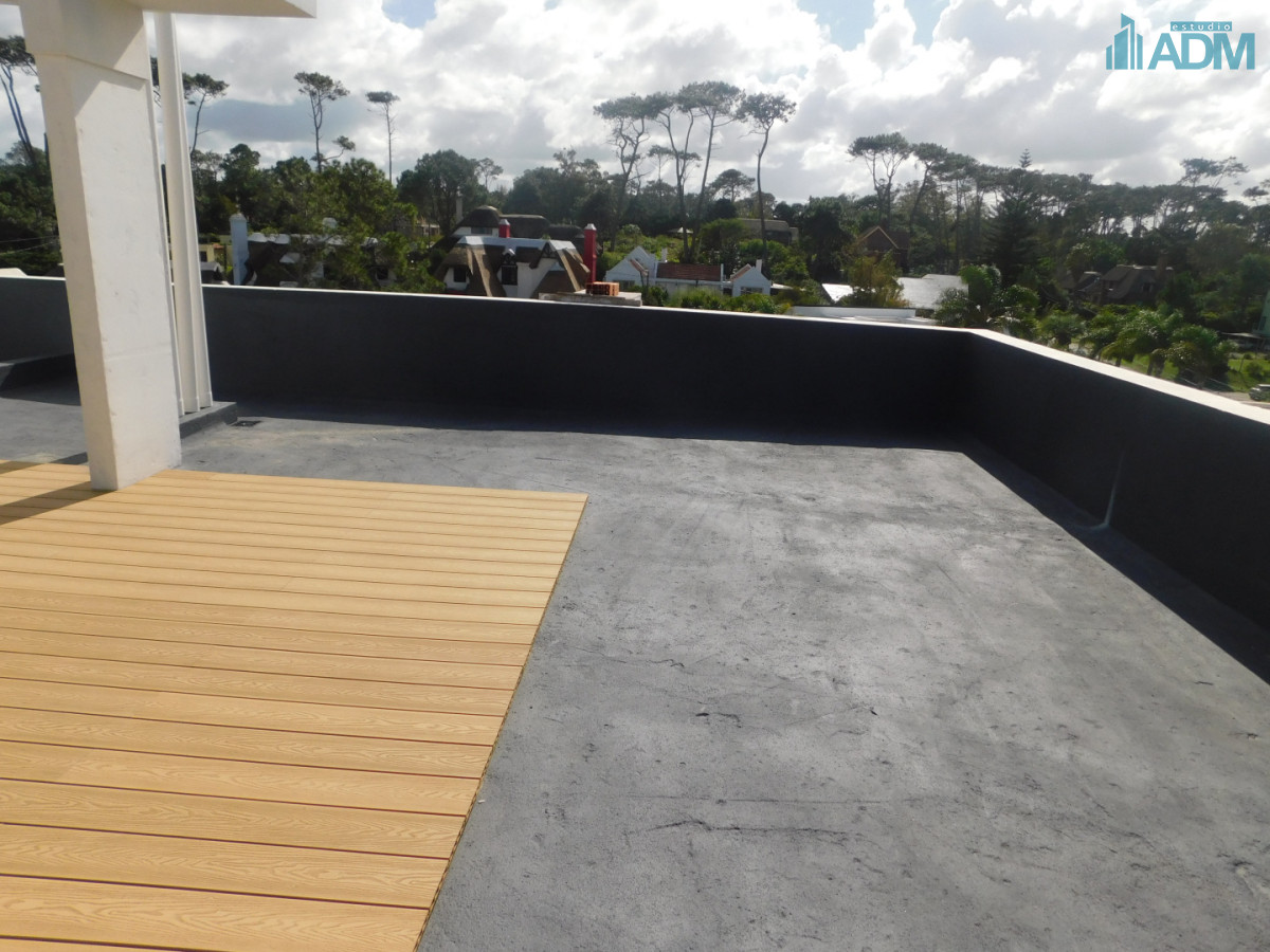 Apartamento ID.2418 - PENT HOUSE EN PINARES PRIMERA FILA 3 DORMITORIOS A ESTRENAR