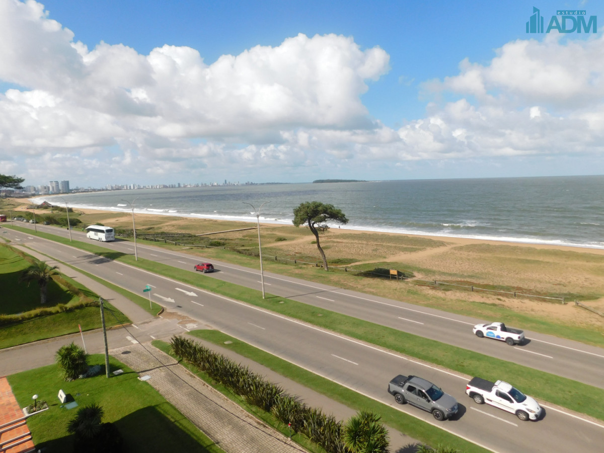 Apartamento ID.2418 - PENT HOUSE EN PINARES PRIMERA FILA 3 DORMITORIOS A ESTRENAR