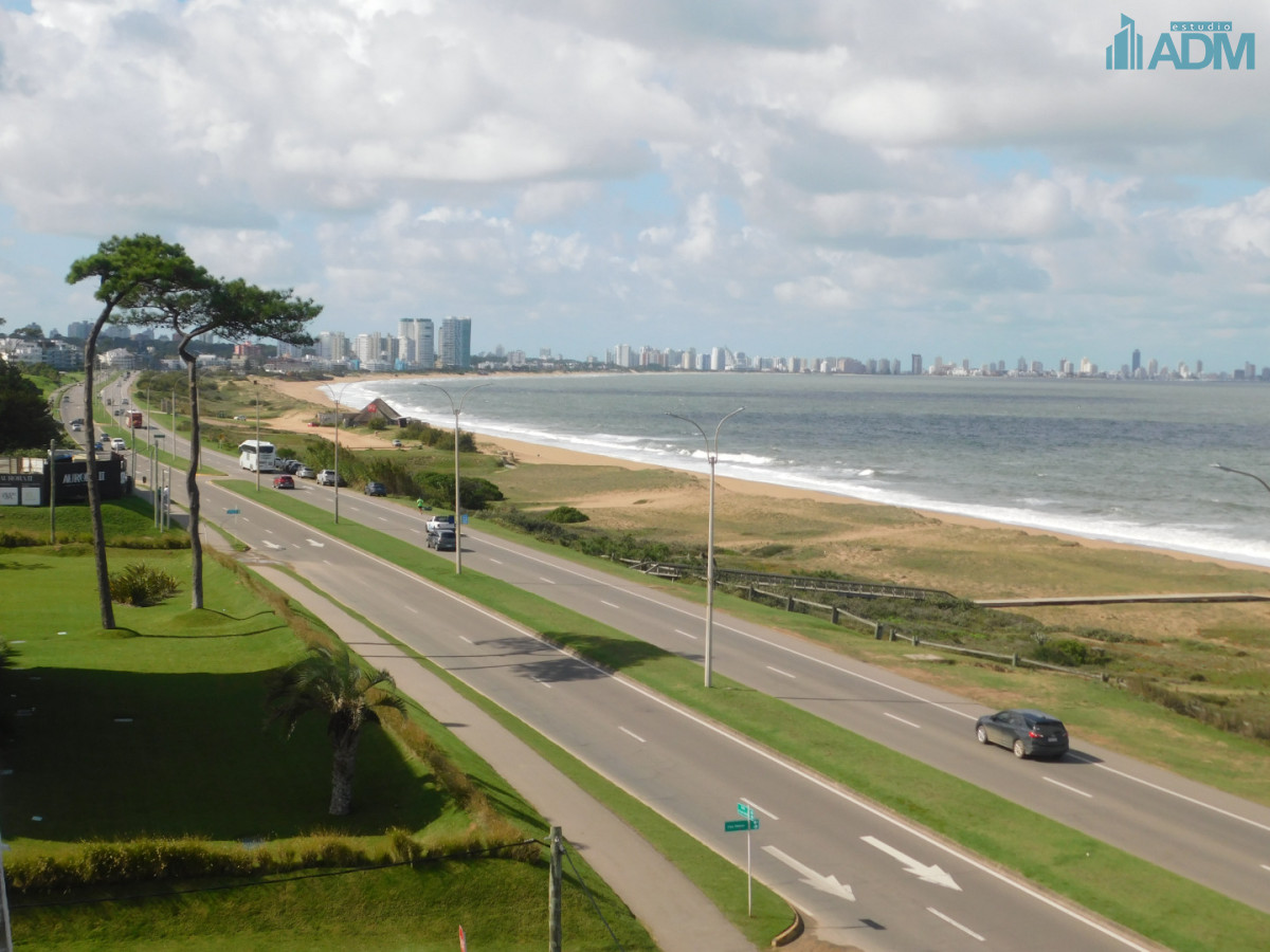 Apartamento ID.2418 - PENT HOUSE EN PINARES PRIMERA FILA 3 DORMITORIOS A ESTRENAR