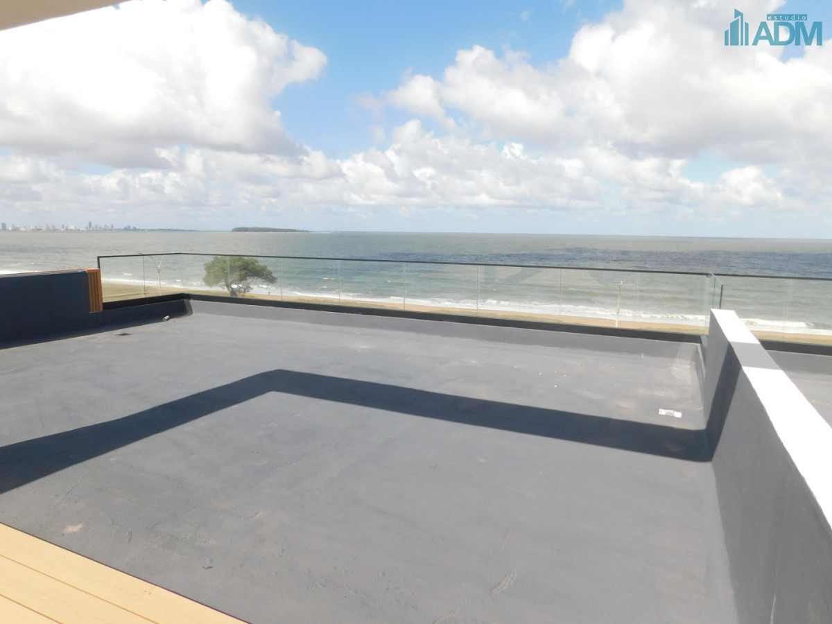 Apartamento ID.2418 - PENT HOUSE EN PINARES PRIMERA FILA 3 DORMITORIOS A ESTRENAR