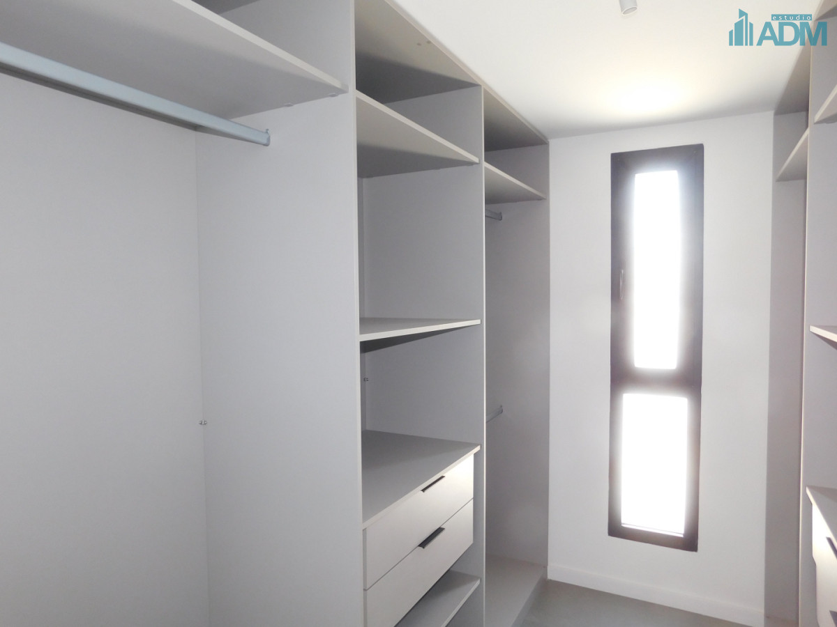 Apartamento ID.2418 - PENT HOUSE EN PINARES PRIMERA FILA 3 DORMITORIOS A ESTRENAR