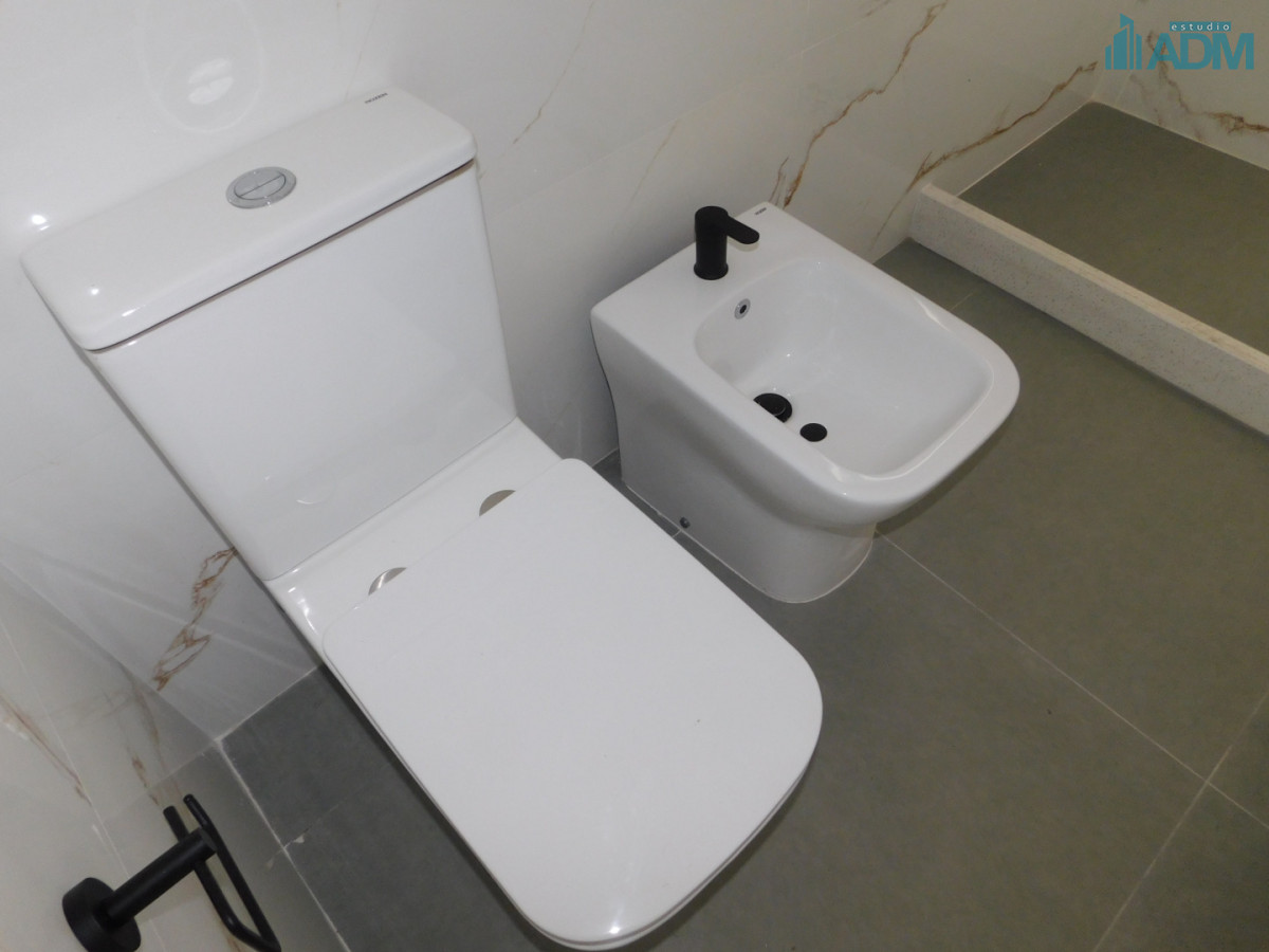 Apartamento ID.2418 - PENT HOUSE EN PINARES PRIMERA FILA 3 DORMITORIOS A ESTRENAR