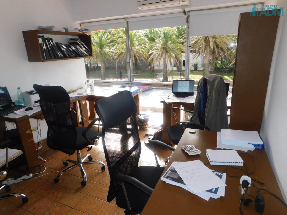 Local Comercial ID.2416 - LOCAL EN VENTA EN PENINSULA 