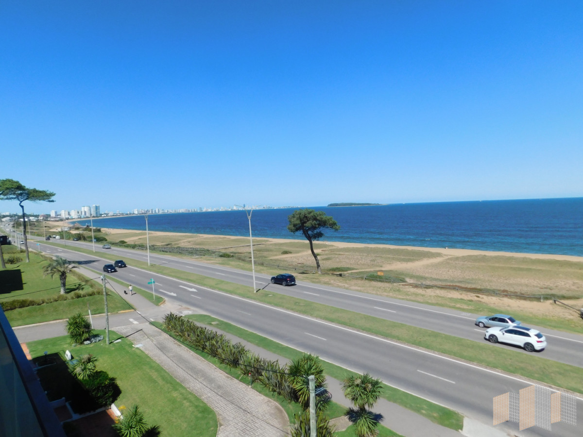 Apartamento ID.3436 - PENT HOUSE EN PINARES PRIMERA FILA 3 DORMITORIOS A ESTRENAR