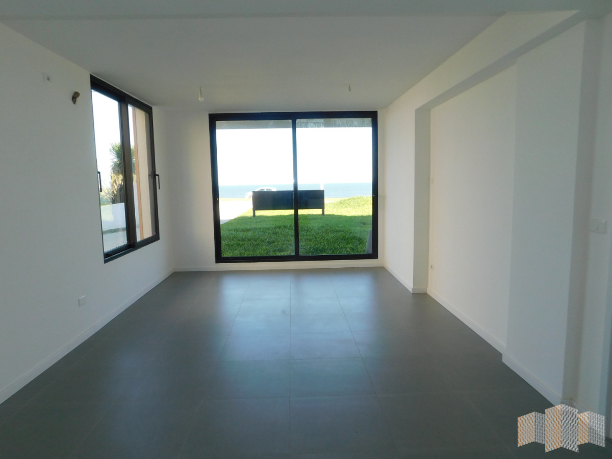 Apartamento ID.3436 - PENT HOUSE EN PINARES PRIMERA FILA 3 DORMITORIOS A ESTRENAR